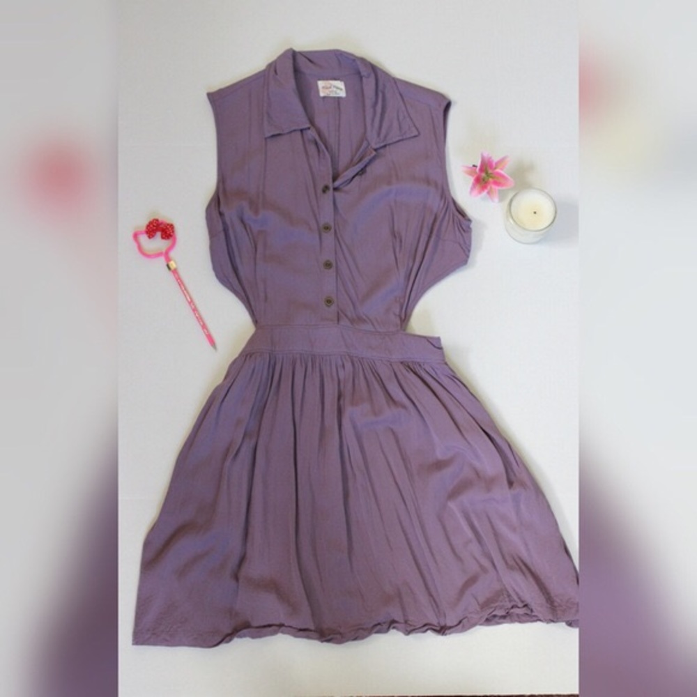 Gorgeous purple collared cutout dress